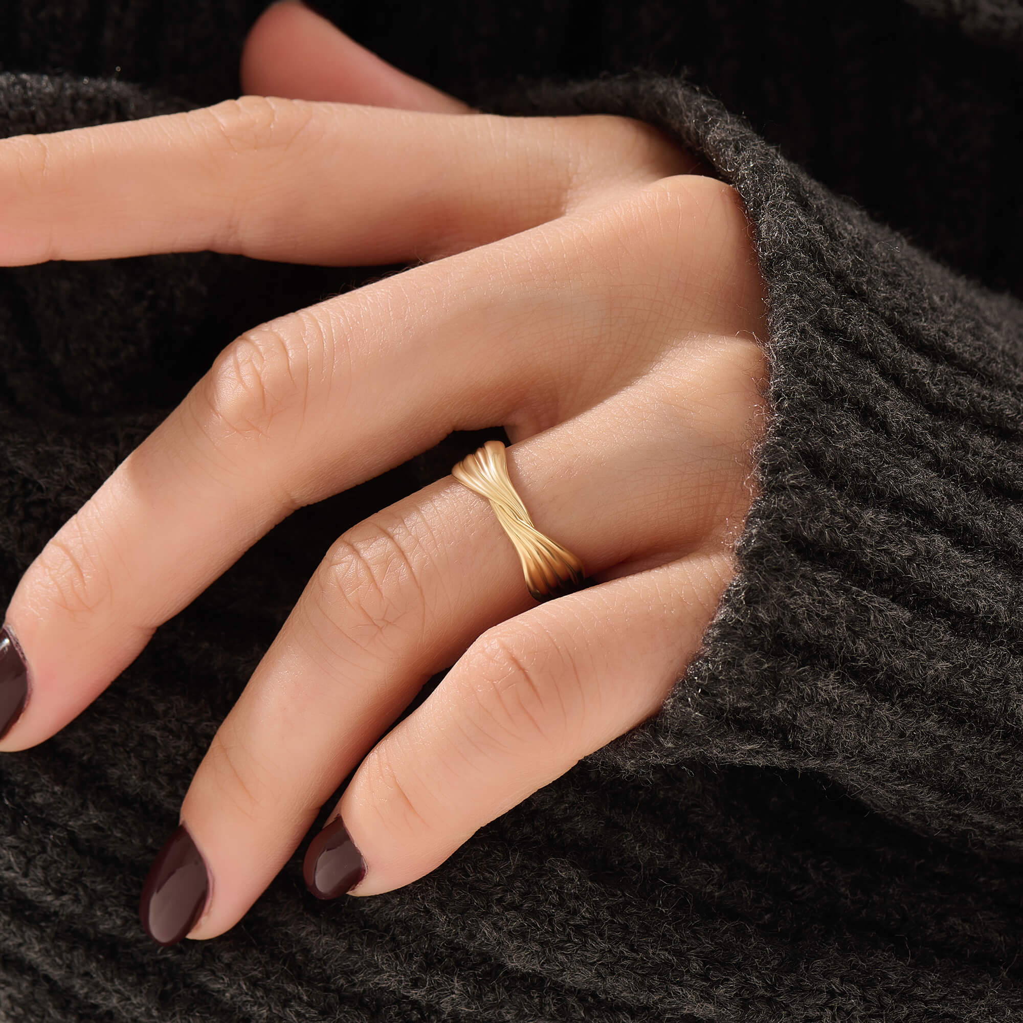 Women's Twisted Wave Ring in 24K Gold Vermeil
