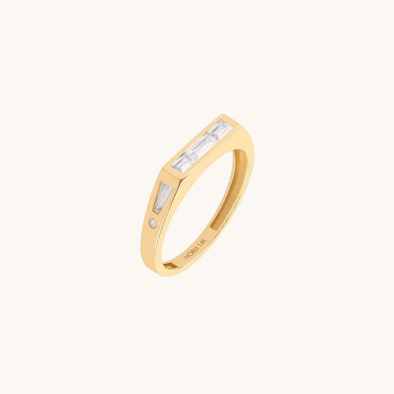 Unique Baguette Signet Ring in Yellow Real Gold