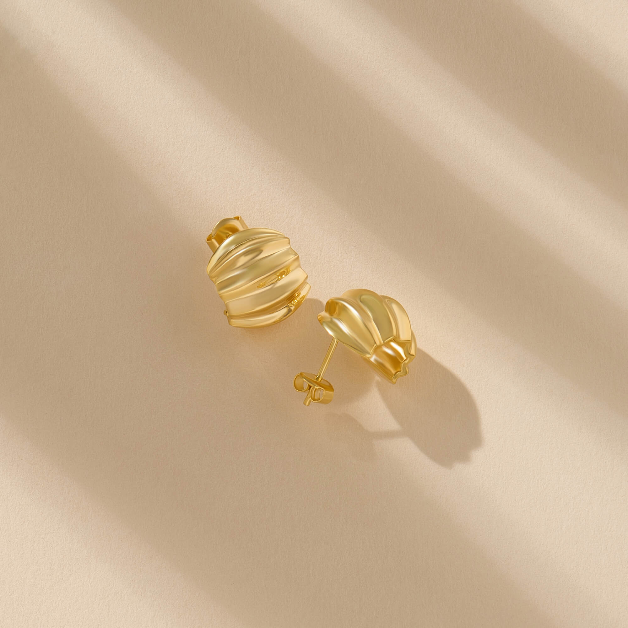 Wavy Stud Earrings in 24K Gold Plated Vermeil on Silver