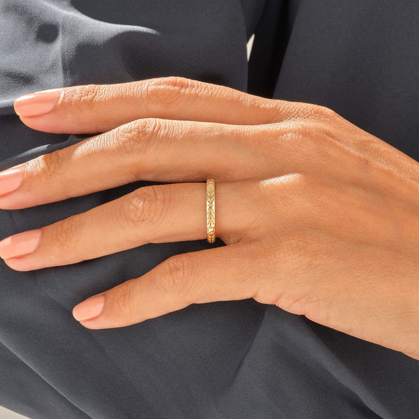 Women's 14k Gold Leaf Design Band Ring