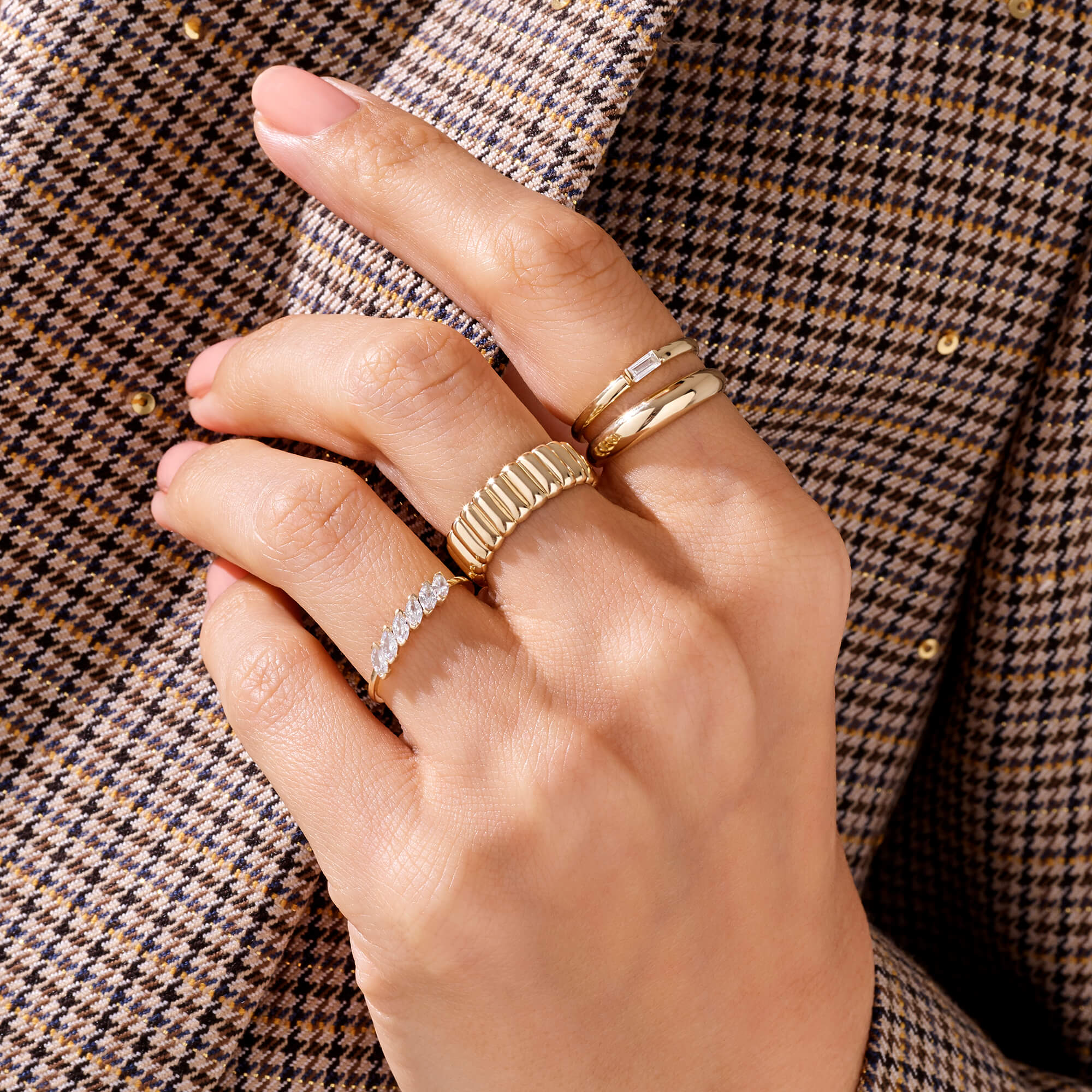 Solo Band Ring with Baguette Cut CZ Stone in Gold
