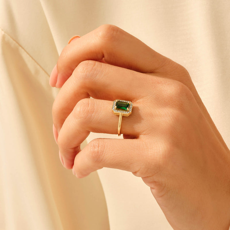 Women's Baguette Emerald Engagement Ring in 14k Solid Gold