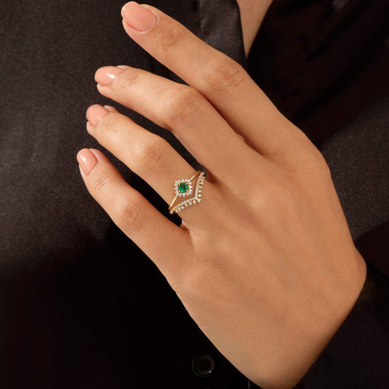 Emerald Solitare Ring in Gold