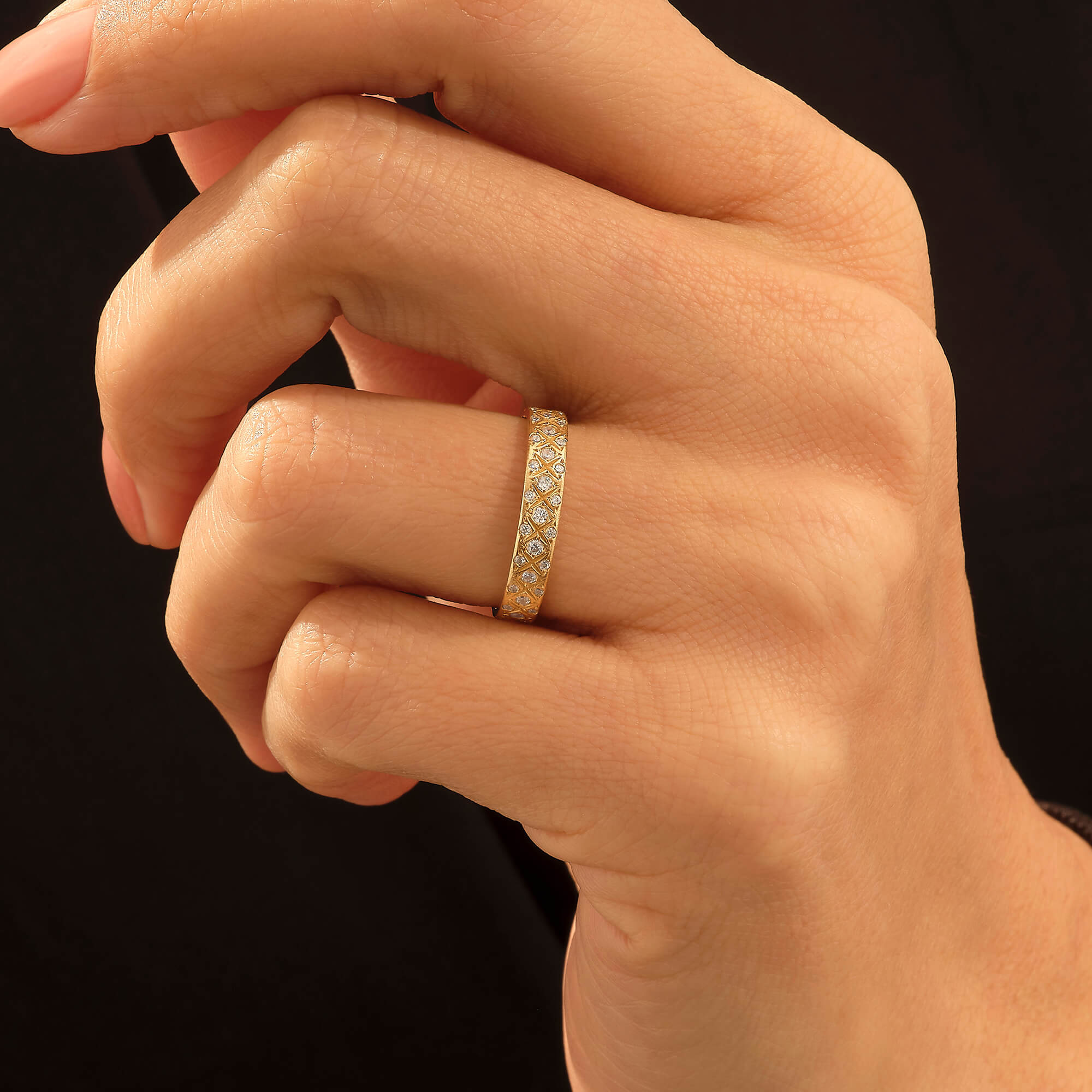 Hand Engraved Criss Cross Wedding Band Ring in 14k Real Yellow Gold