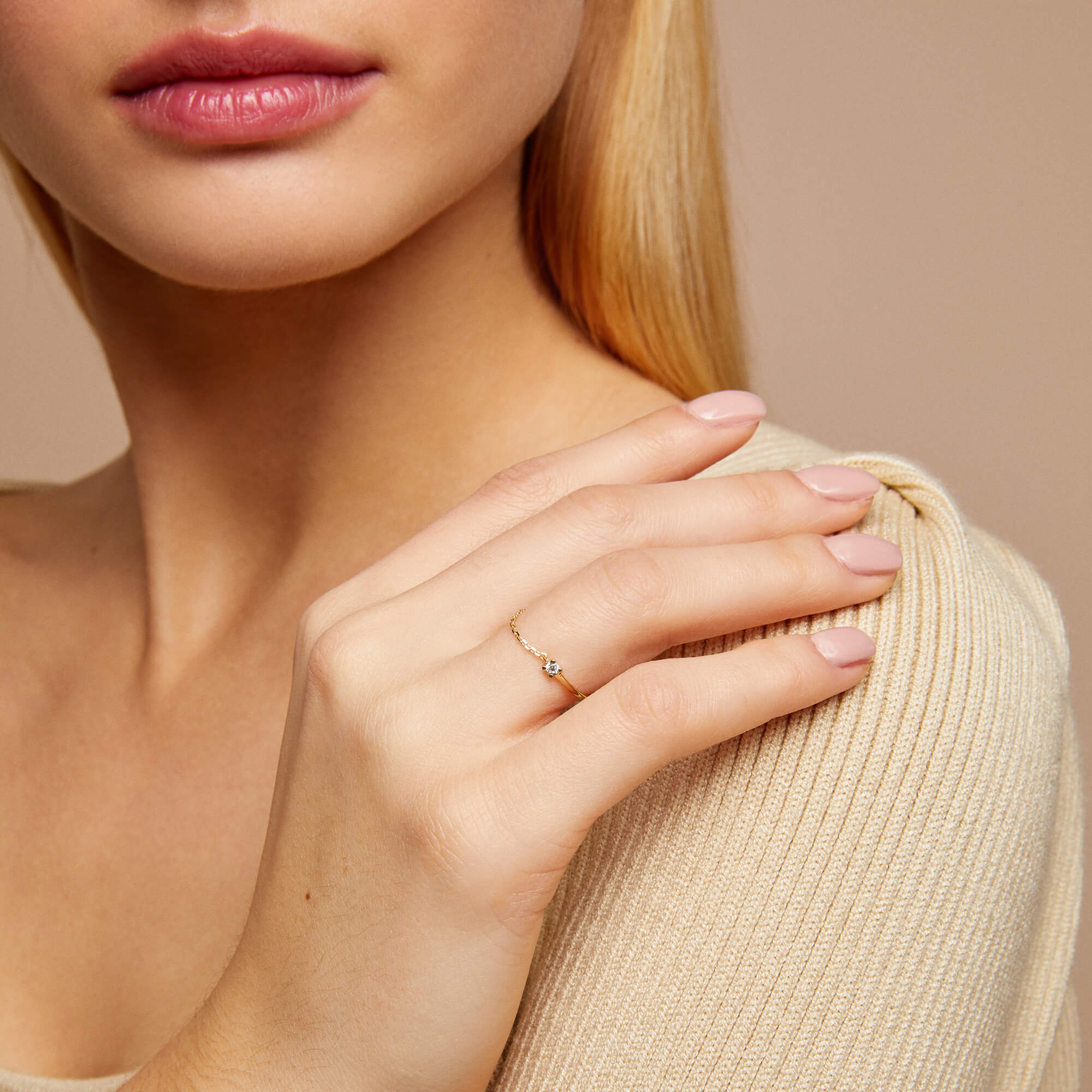 Open Chain Solo Stacking Ring in Solid Gold