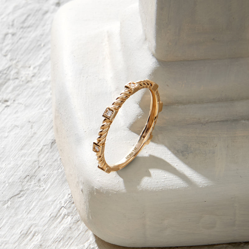 Premium Twined Solo Stacking Ring in Solid Gold