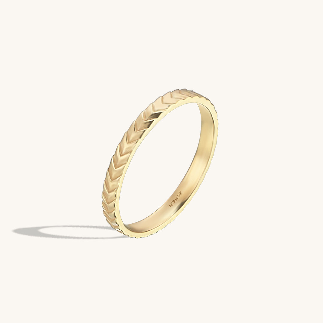 Women's 14k Solid Gold Band Ring with Vintage Arrows